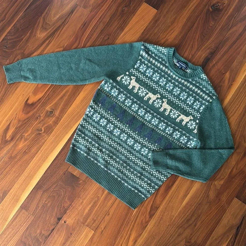 Crown & Ivy Green and White Crewneck Sweater